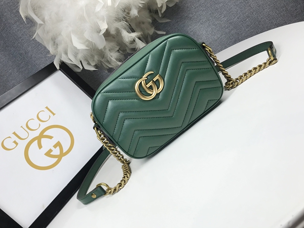 激安グッチバッグコピー背面デザイン